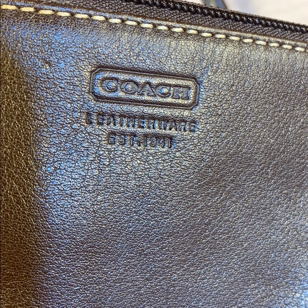 Coach never used☀️see